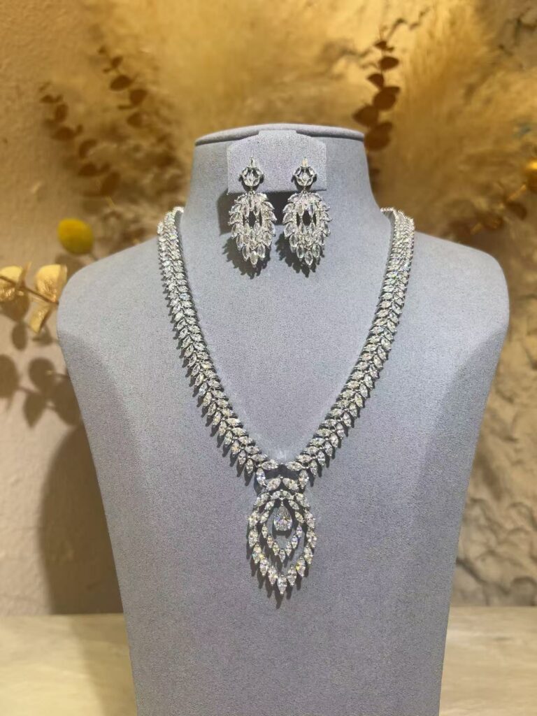 #N00429 Silver Tone Marquise Cut Cubic Zirconia Jewelry Set, Hollow Teardrop V Drop Pendant Necklace & Long Dangle Earrings, Luxury Wedding Bridal Formal Banquet Jewelry for Women