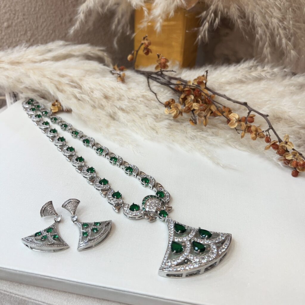 #N00321 Silver Tone Fan Shape Simulated Emerald Jewelry Set, Pear & Round Green Cubic Zirconia Statement Necklace & Drop Earrings, Luxury Formal Banquet Bridal Jewelry for Women