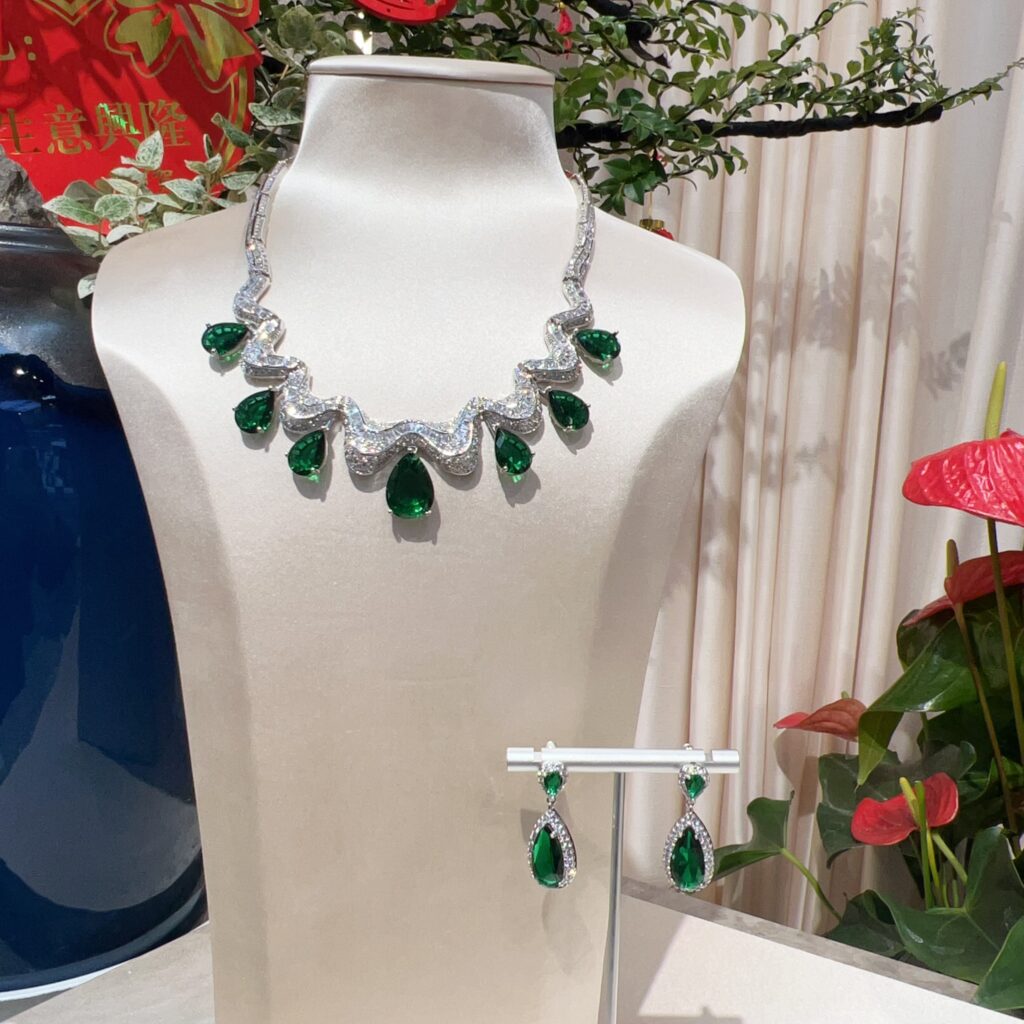 French Vintage Teardrop Zircon Pendant Necklace, Luxury Palace‑Style Dainty Clavicle Chain, Premium Minimalist Unique Design Jewelry For Women#n00629