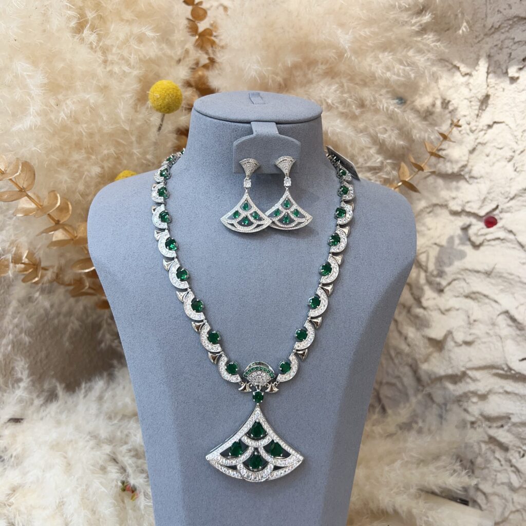 #N00321 Fan Shape Simulated Emerald Jewelry Set, Hollow Paved Cubic Zirconia Statement Necklace & Drop Earrings, Luxury Bridal Wedding Banquet Jewelry for Women