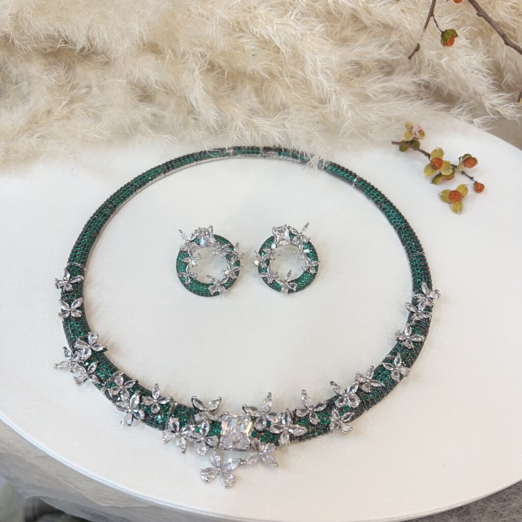 #N00740 Vintage Flower Simulated Emerald Cubic Zirconia Choker Necklace, Elegant Sparkling Gemstone Jewelry Set for Bridal Evening Formal Occasions