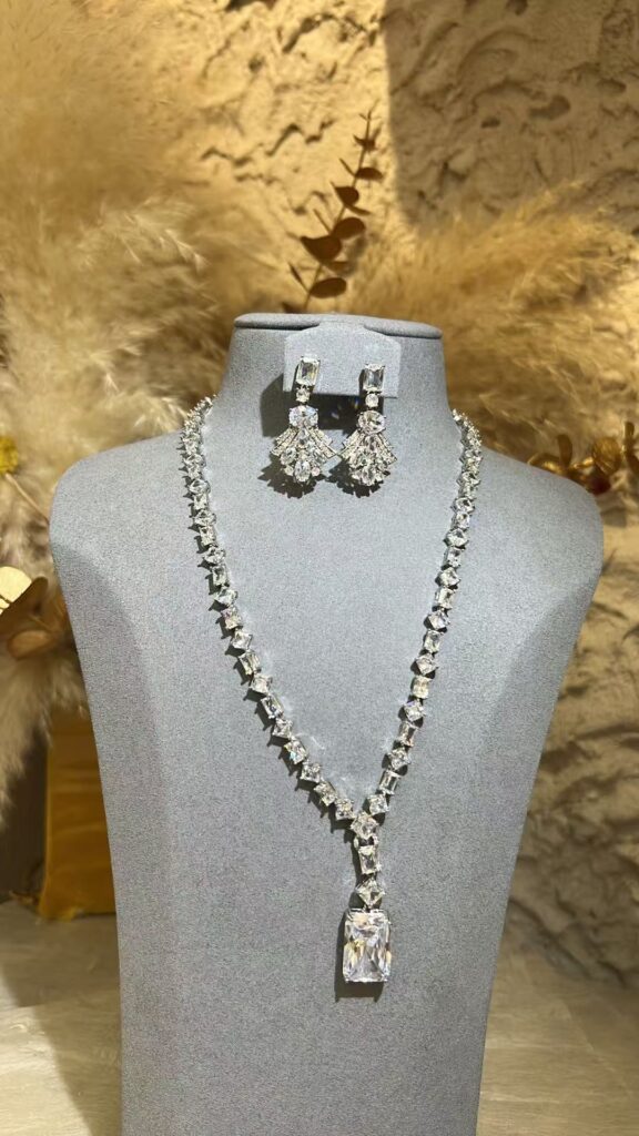 #N00583 Radiant Cut Clear Cubic Zirconia Jewelry Set, V-Shape Tennis Chain Statement Necklace & Long Drop Earrings, Luxury Bridal Wedding Banquet Jewelry for Women (复制)