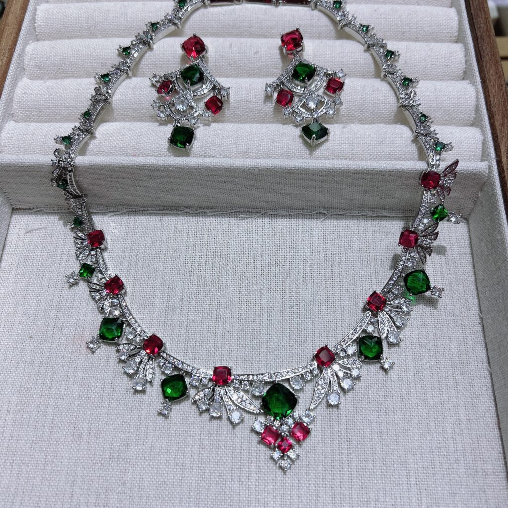 #N00735 Vintage Simulated Emerald & Ruby CZ Jewelry Set, Sparkling Multi-Stone Statement Choker Necklace & Dangle Earrings, Elegant Evening Banquet Bridal Accessory for Women
